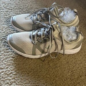 Vionic Gray Alma Aluminum Mesh Sneakers SZ 9